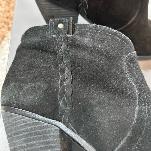 Women's Vince Camuto Black VP Split Suede Ankle Boot with Box Size 7M/37 - Picture 12 of 12